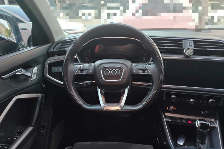 Used Audi Q3 2019 35 TFSI Fashion Dynamic Model Steering Wheel