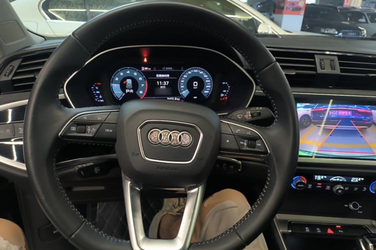 Used Audi Q3 2019 35 TFSI Advanced Dynamic Edition Steering Wheel