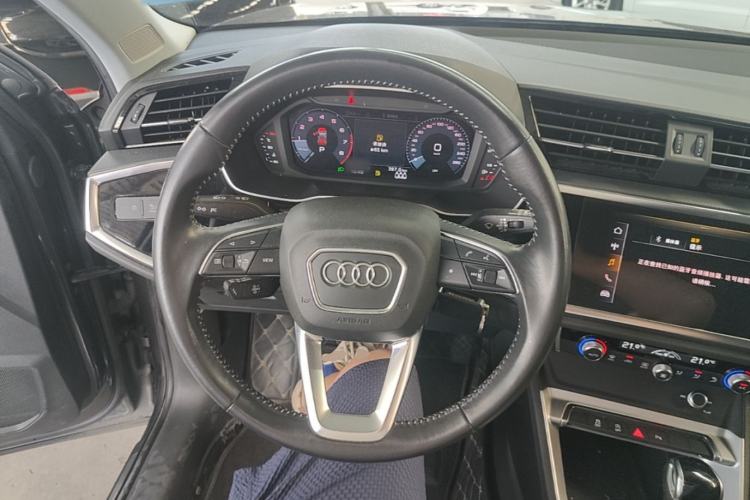Used Audi Q3 2019 35 TFSI Advanced Style Edition Steering Wheel