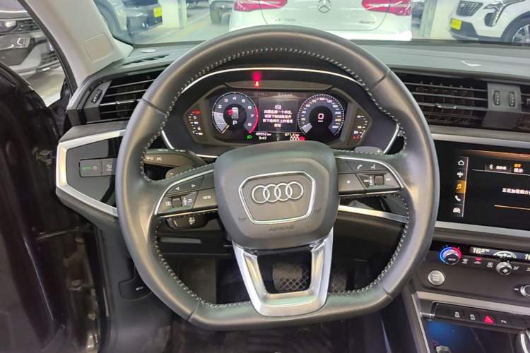 Used Audi Q3 2019 40 TFSI Fashion Dynamic Model Steering Wheel