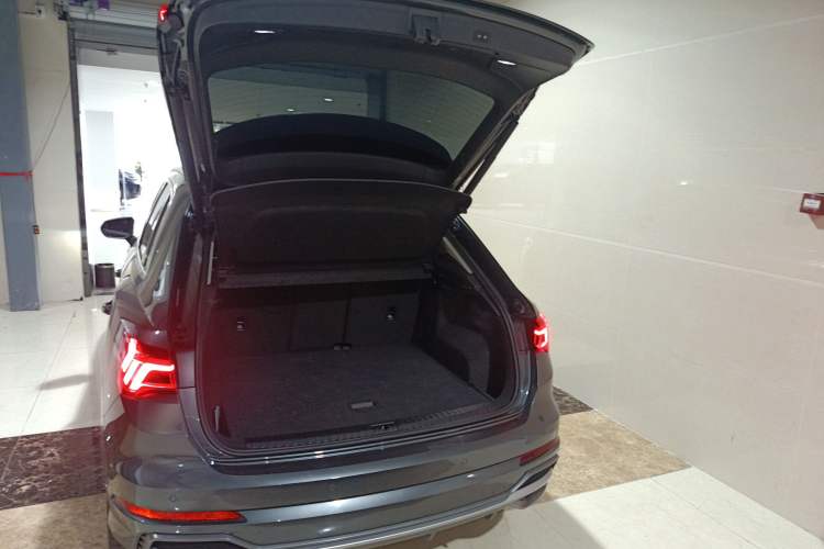Used Audi Q3 2019 35 TFSI Fashion Dynamic Model Trunk