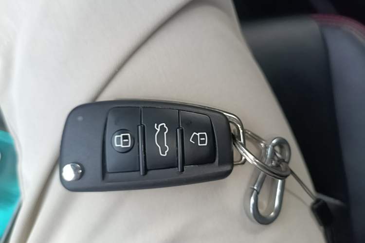 Used Audi Q3 2019 40 TFSI Fashionable and Elegant Model Vehicle Key
