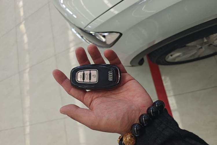 Used Audi Q3 2019 35 TFSI Advanced Dynamic Edition Vehicle Key