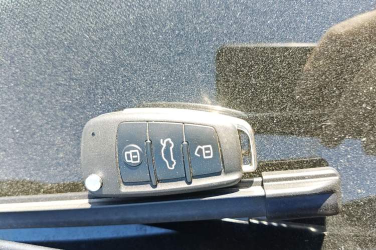 Used Audi Q3 2019 35 TFSI Fashionable and Elegant Model Vehicle Key