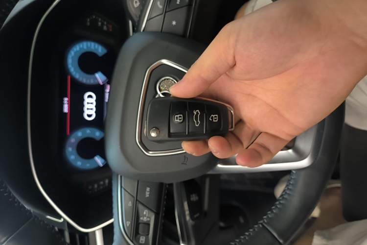 Used Audi Q3 2019 35 TFSI Advanced Dynamic Edition Vehicle Key