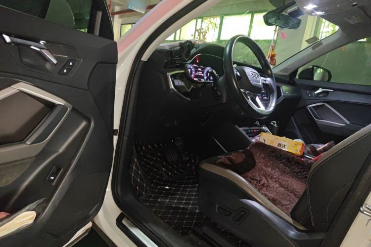 Used Audi Q3 2019 35 TFSI Advanced Dynamic Edition Driver Seat