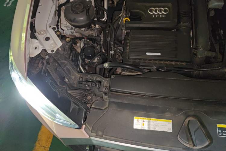 Used Audi Q3 2019 35 TFSI Advanced Dynamic Edition Engine Bay Right