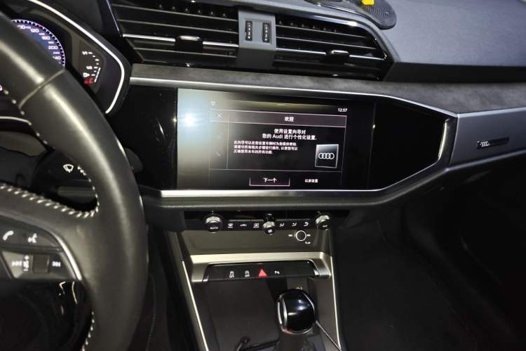 Used Audi Q3 2019 35 TFSI Advanced Dynamic Edition Audio And AC Panel