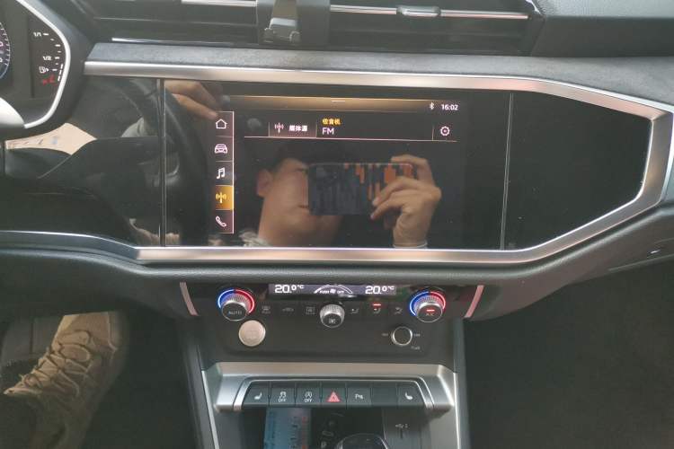 Used Audi Q3 2019 35 TFSI Fashion Dynamic Model Audio And AC Panel