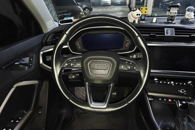 Used Audi Q3 2019 35 TFSI Advanced Dynamic Edition Steering Wheel