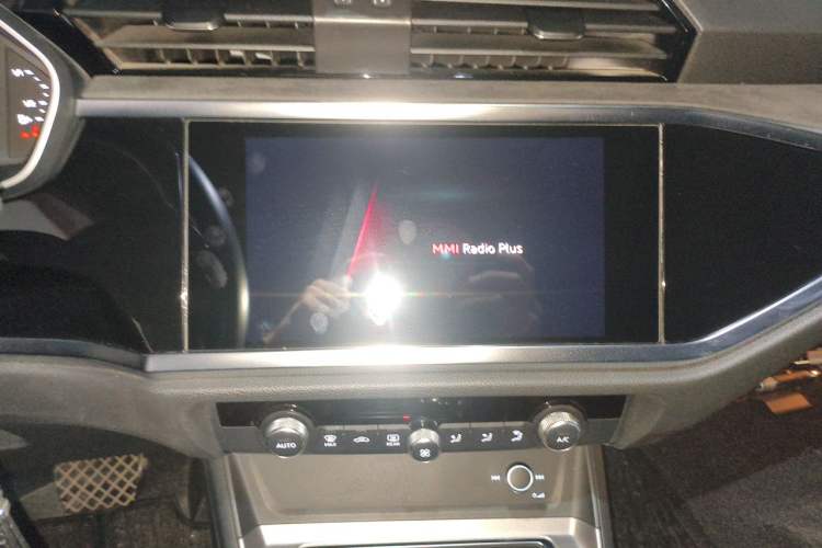 Used Audi Q3 2019 35 TFSI Advanced Dynamic Edition Audio And AC Panel