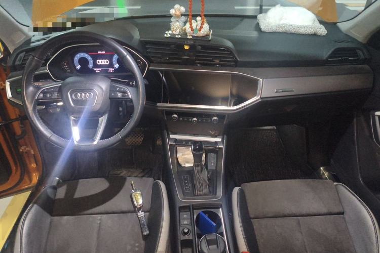 Used Audi Q3 2019 35 TFSI Advanced Dynamic Edition Center Console