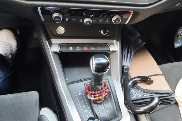 Used Audi Q3 2019 40 TFSI Fashion Dynamic Model Gear Lever