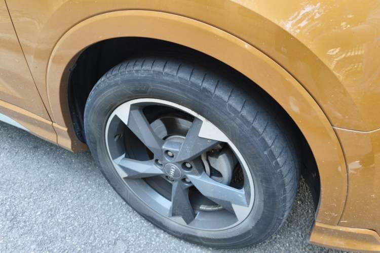 Used Audi Q3 2019 40 TFSI Fashion Dynamic Model Right Front Wheel Hub