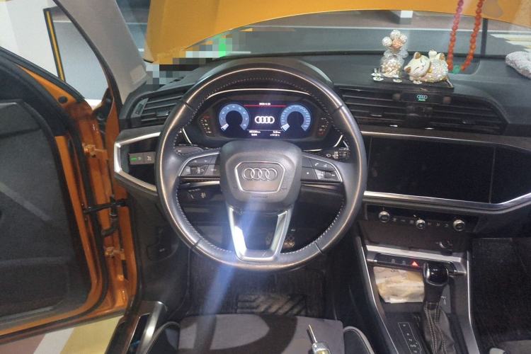 Used Audi Q3 2019 35 TFSI Advanced Dynamic Edition Steering Wheel