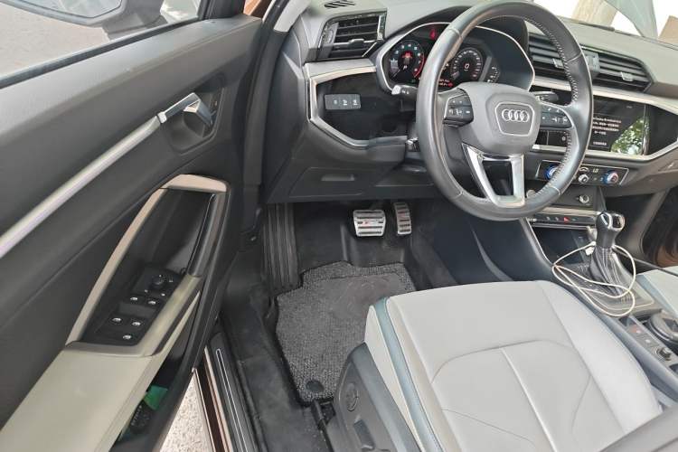 Used Audi Q3 2019 40 TFSI Fashionable and Elegant Model Driver Seat