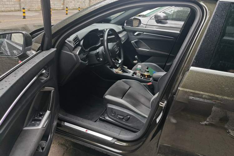 Used Audi Q3 2019 40 TFSI Fashion Dynamic Model Driver Seat