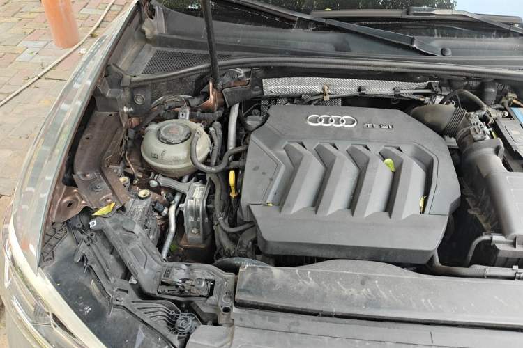 Used Audi Q3 2019 40 TFSI Fashionable and Elegant Model Engine Bay Right