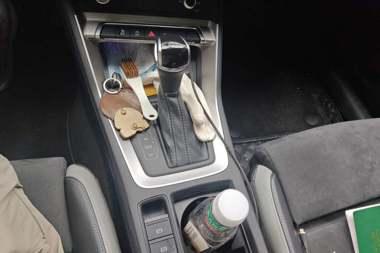 Used Audi Q3 2019 40 TFSI Fashion Dynamic Model Gear Lever