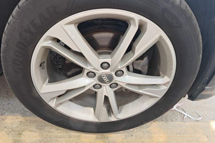 Used Audi Q3 2019 40 TFSI Fashionable and Elegant Model Right Front Wheel Hub