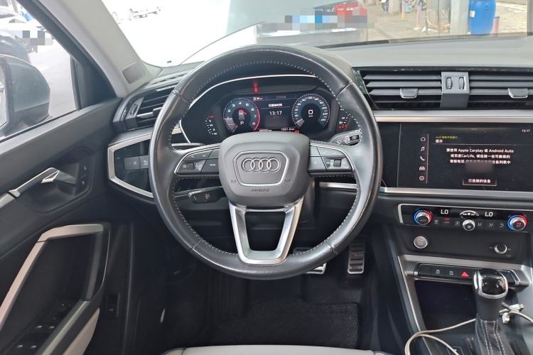 Used Audi Q3 2019 40 TFSI Fashionable and Elegant Model Steering Wheel