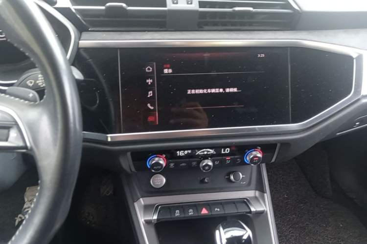 Used Audi Q3 2019 35 TFSI Fashion Dynamic Model Audio And AC Panel