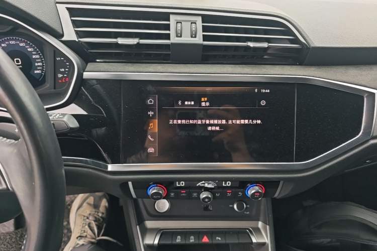 Used Audi Q3 2019 35 TFSI Fashion Dynamic Model Audio And AC Panel