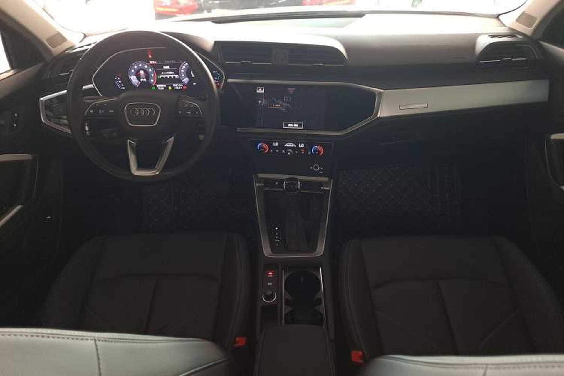Used Audi Q3 2019 35 TFSI Advanced Style Edition Center Console