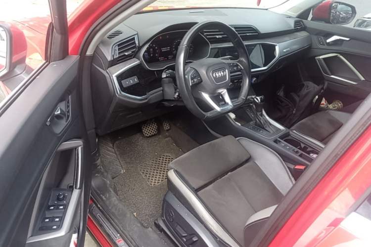 Used Audi Q3 2019 35 TFSI Fashion Dynamic Model Driver Seat
