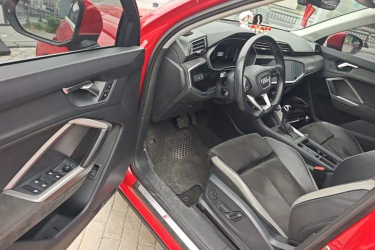 Used Audi Q3 2019 35 TFSI Fashion Dynamic Model Driver Seat