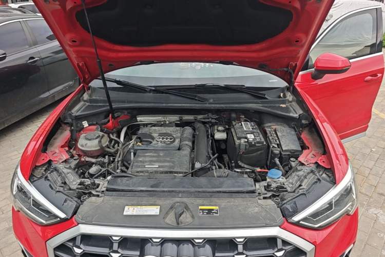 Used Audi Q3 2019 35 TFSI Fashion Dynamic Model Engine Bay