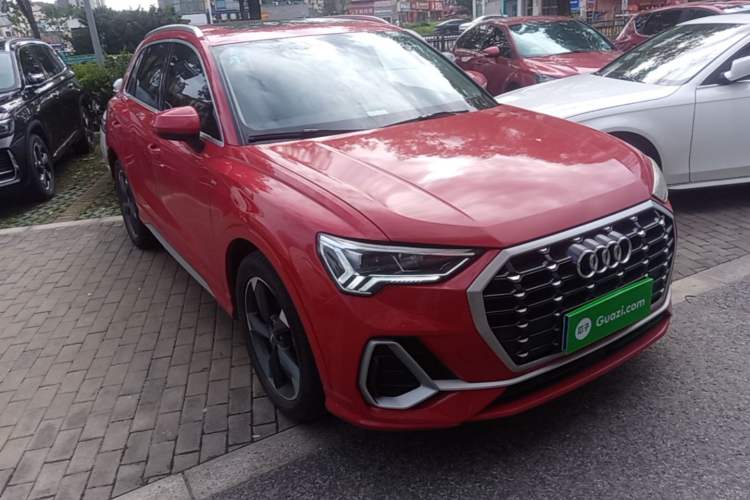 Used Audi Q3 2019 35 TFSI Fashion Dynamic Model Front Right 45 Deg