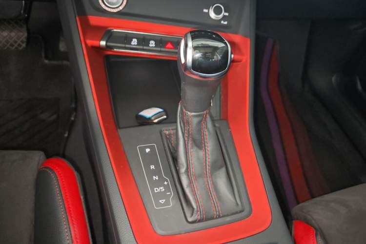 Used Audi Q3 2019 35 TFSI Fashion Dynamic Model Gear Lever