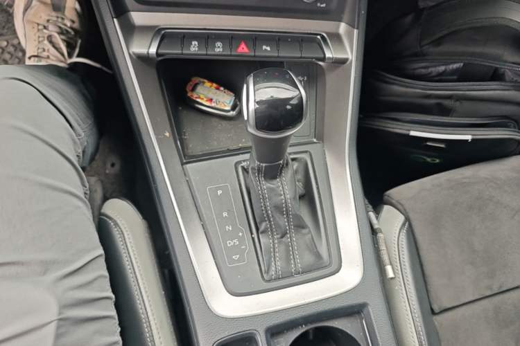 Used Audi Q3 2019 35 TFSI Fashion Dynamic Model Gear Lever