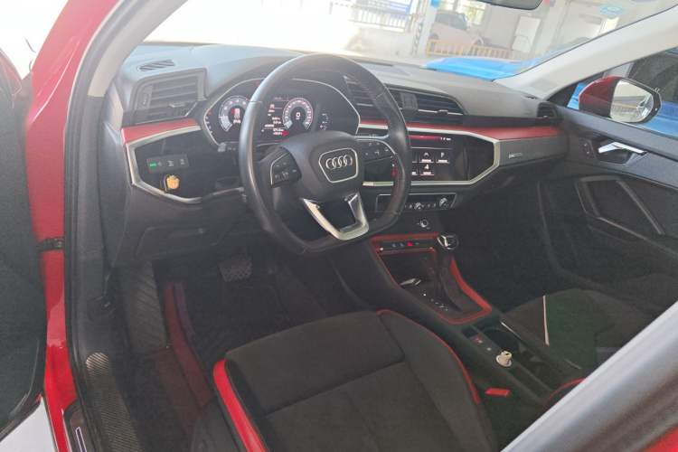 Used Audi Q3 2019 35 TFSI Fashion Dynamic Model Interior 2