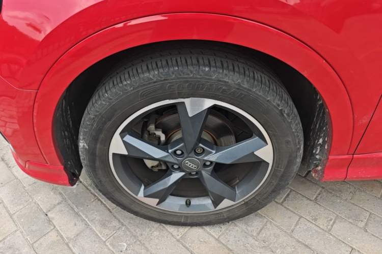 Used Audi Q3 2019 35 TFSI Fashion Dynamic Model Left Front Wheel Hub