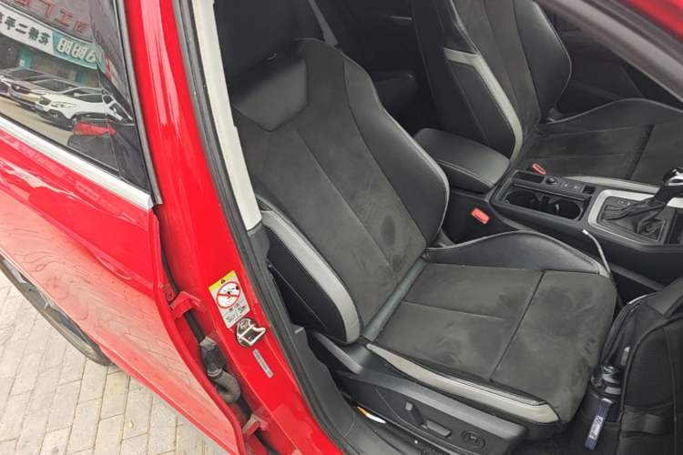 Used Audi Q3 2019 35 TFSI Fashion Dynamic Model Right Front Seat