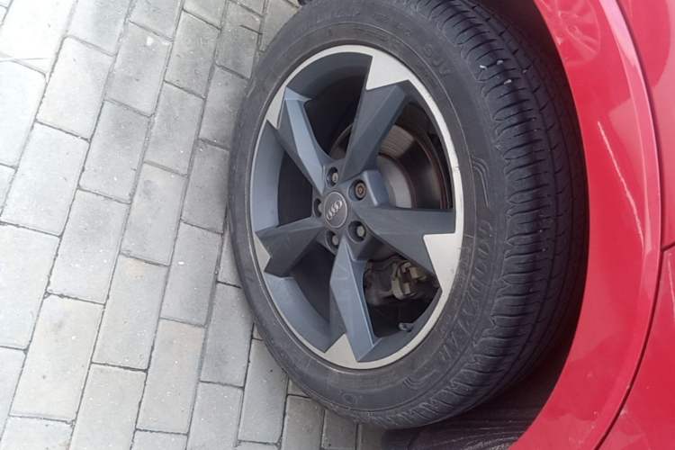 Used Audi Q3 2019 35 TFSI Fashion Dynamic Model Right Rear Wheel Hub