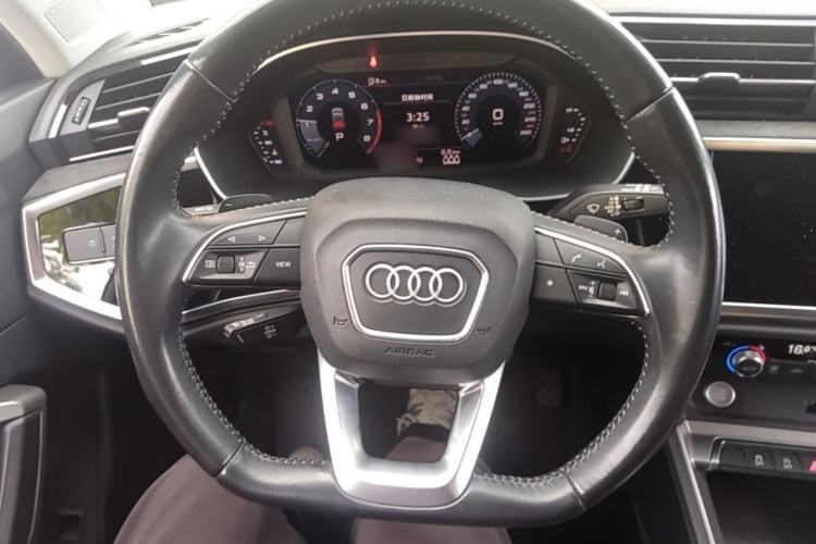 Used Audi Q3 2019 35 TFSI Fashion Dynamic Model Steering Wheel