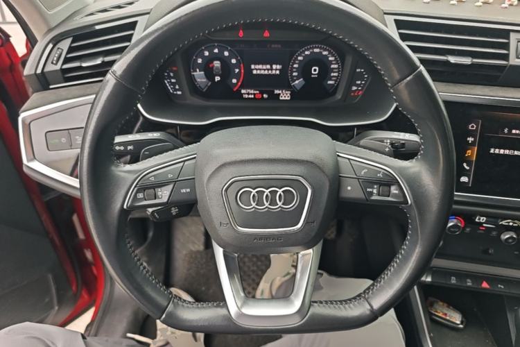Used Audi Q3 2019 35 TFSI Fashion Dynamic Model Steering Wheel
