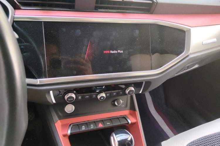 Used Audi Q3 2019 35 TFSI Fashion Dynamic Model Audio And AC Panel