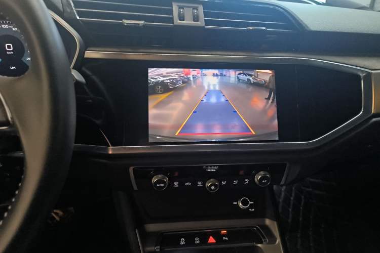 Used Audi Q3 2019 35 TFSI Advanced Dynamic Edition Audio And AC Panel
