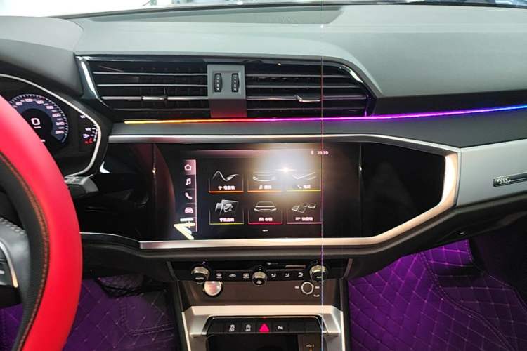 Used Audi Q3 2019 35 TFSI Advanced Style Edition Audio And AC Panel