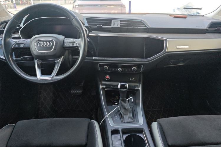 Used Audi Q3 2019 35 TFSI Advanced Dynamic Edition Center Console