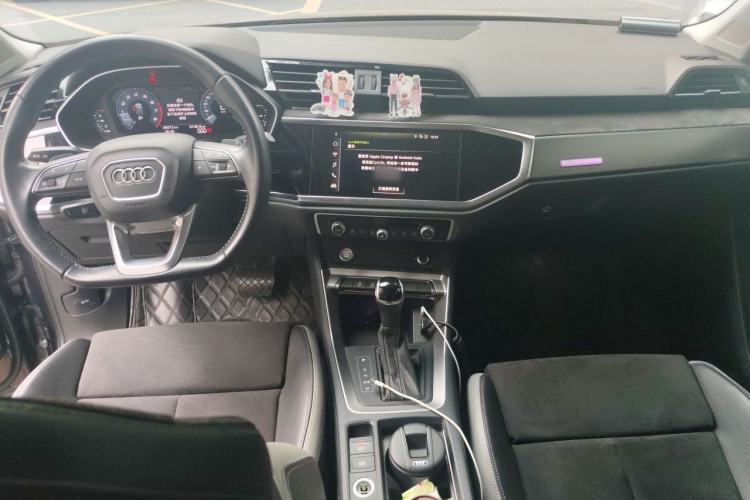 Used Audi Q3 2019 40 TFSI Fashion Dynamic Model Center Console