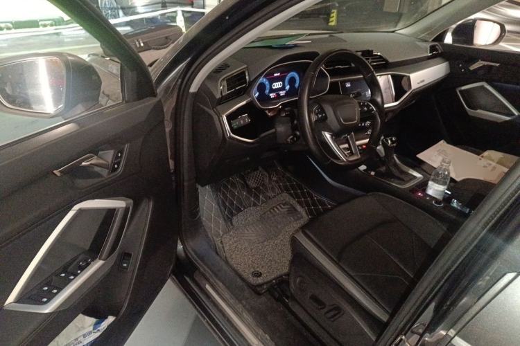 Used Audi Q3 2019 35 TFSI Advanced Style Edition Driver Seat