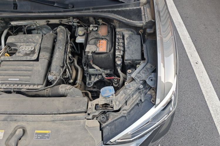 Used Audi Q3 2019 35 TFSI Advanced Dynamic Edition Engine Bay Left