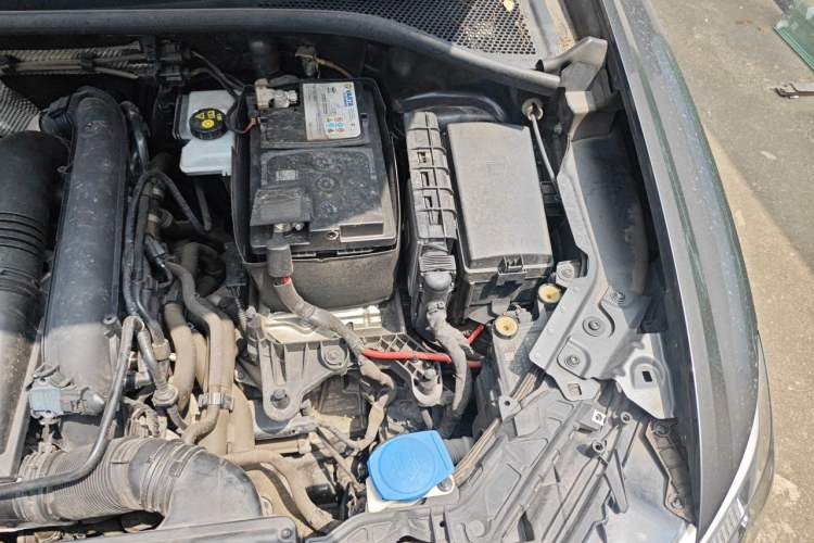Used Audi Q3 2019 35 TFSI Advanced Dynamic Edition Engine Bay Left