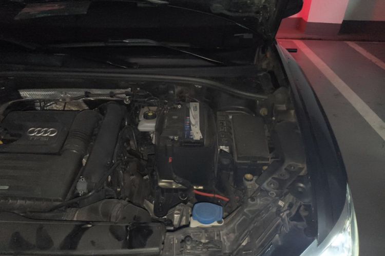 Used Audi Q3 2019 35 TFSI Advanced Style Edition Engine Bay Left