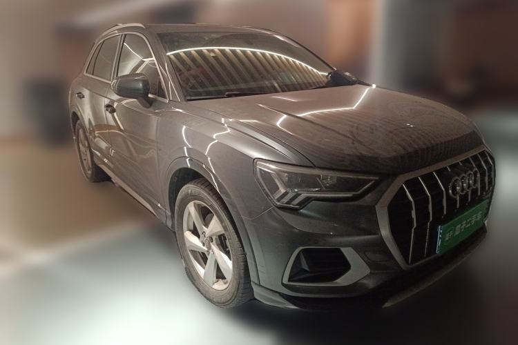 Used Audi Q3 2019 35 TFSI Advanced Style Edition Front Right 45 Deg